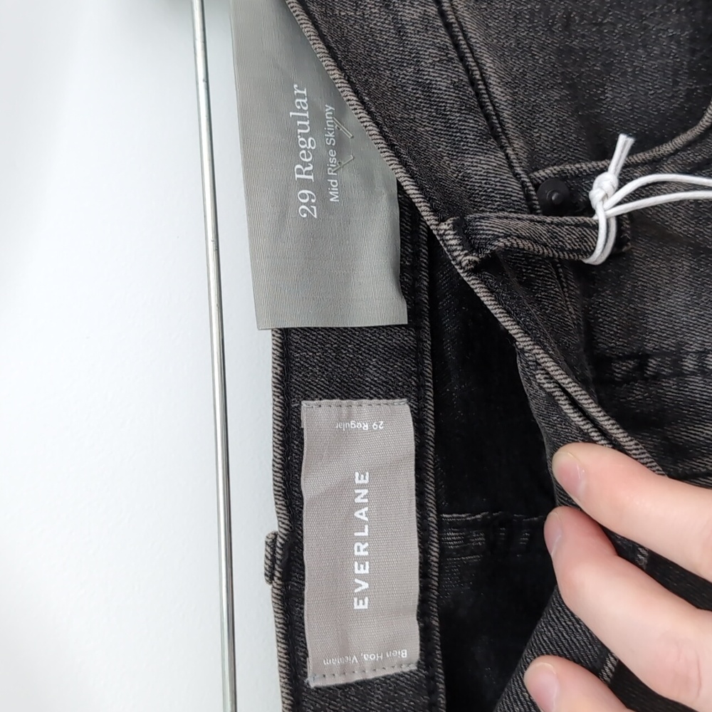 Everlane Mid Rise Skinny Washed Black Jeans - Picture 4 of 7